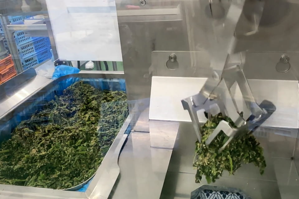 食材や盛り付け方に合わせたシステム・ハンド設計​